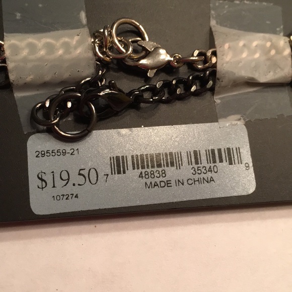 New Guess bracelets & earrings set - Picture 2 of 4